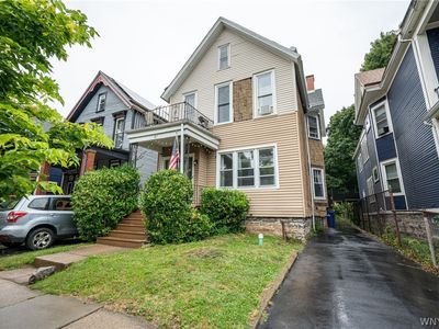 87 Plymouth Ave