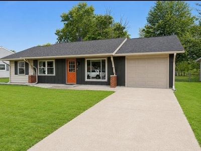 204 Theresa Ln