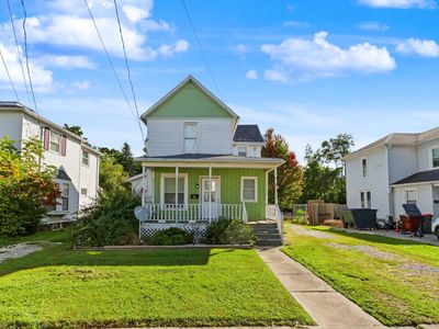47 Sharon St