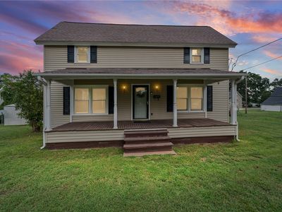 47 Square St
