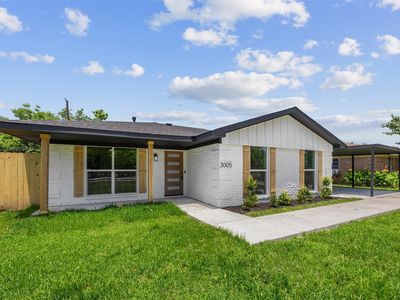 3005 Barberry Dr