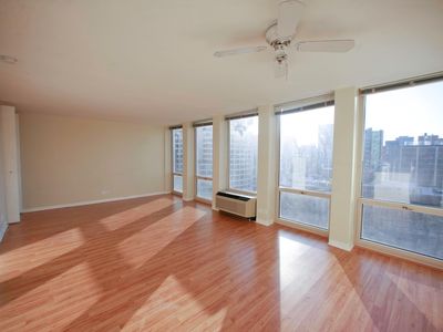 111 E Chestnut St APT 23B