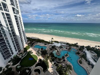 18001 Collins Ave #808