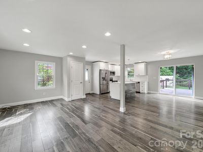 1200 Vickie Ln