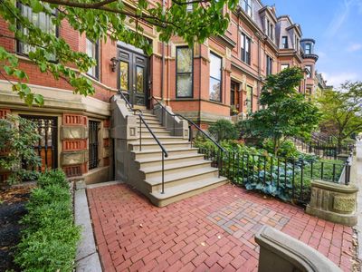 118 Commonwealth Ave #1