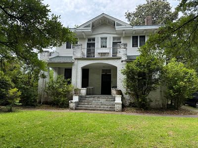 506 6th Ave