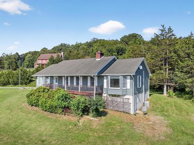 81 Hambletonian Road