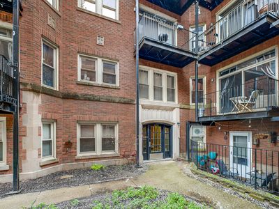 1659 W Pratt Blvd APT 2B