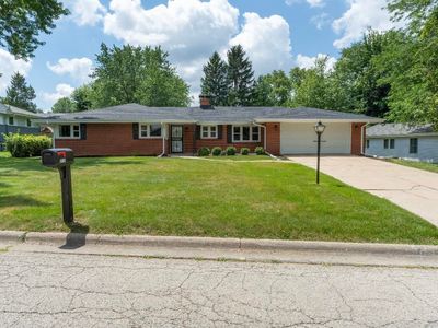 5715 Knollwood Rd