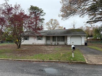 6 Christmann Avenue