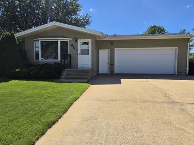 907 Senior Ave