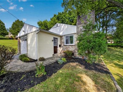 208 Danbury Dr