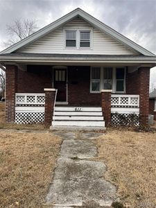 611 Centreville Ave