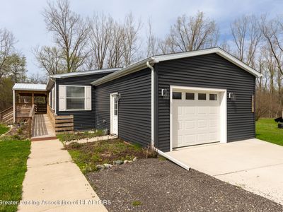 Property at 680 N Gallery Dr, Eaton Rapids, MI