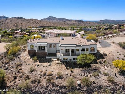 1823 E WINDROSE Drive
