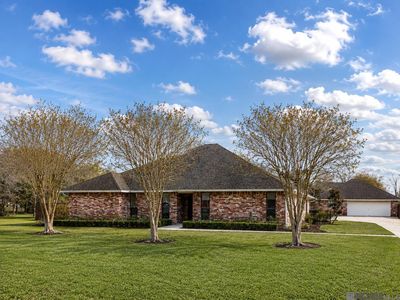 Property at 727 Brantford Dr, Port Allen, LA