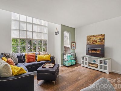 415 W 7th St Unit F