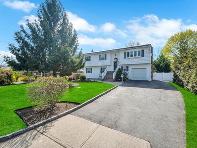 1584 N Gardiner Drive