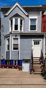 272 N 7th St