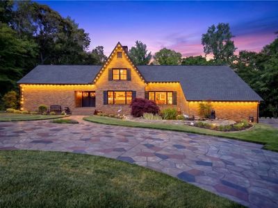 106 Riverbank Ct