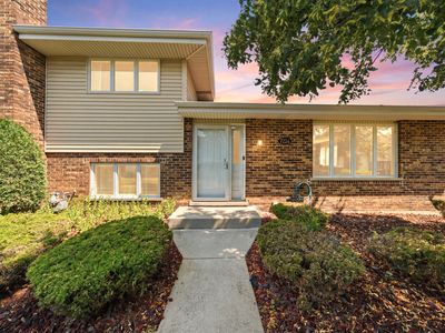 Property at 7324 W 154th St, Orland Park, IL