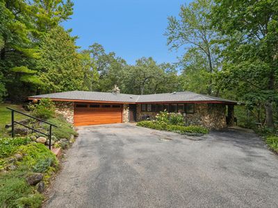 436 Thomas ROAD