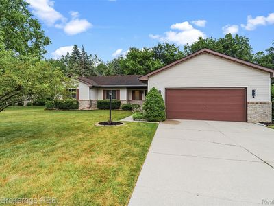 3200 Kings Brook Dr