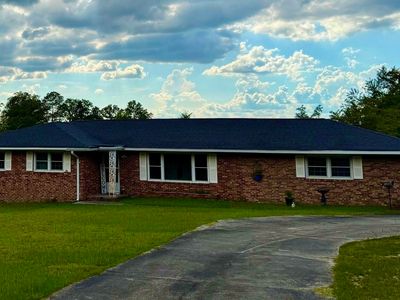 1090 Pinegrove Rd