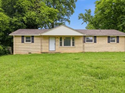 13 Charlemagne Blvd