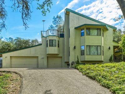 2231 Helios Ct
