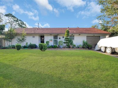 8206 Springtime Ln