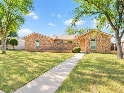 2404 Haynes Dr