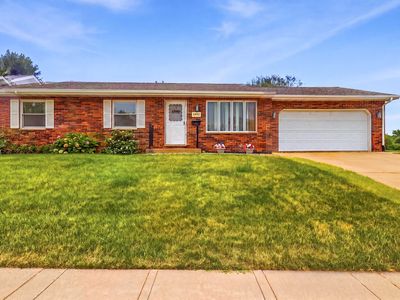 4944 Long View Dr