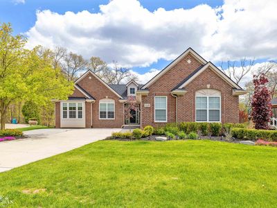 6148 Birchcrest Ln