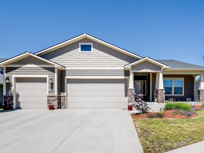 1390 SW Panorama Dr