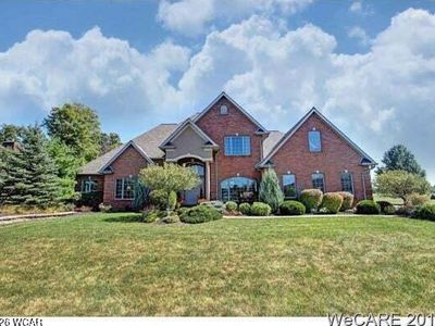 3065 Lakeshore Dr