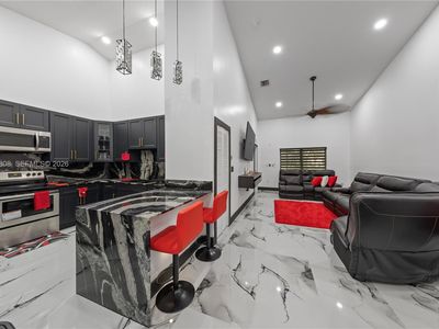 3245 NE 11th Dr