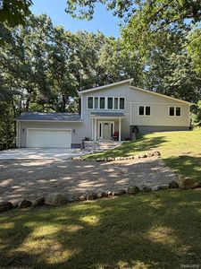 825 Rowlinson Ln