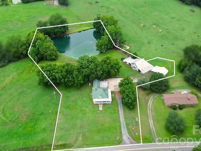 2416 State Highway 109 S