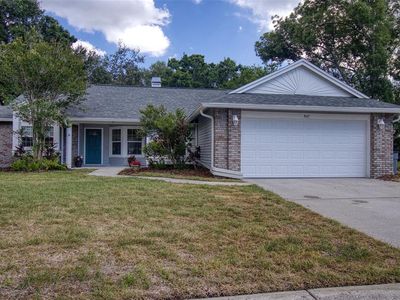 957 Edgehill Dr
