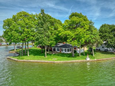 188 Hawthorne Dr