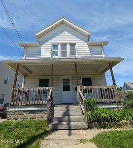 1415 Navarre Ave