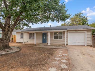 Property at 517 Aransas Dr, Euless, TX