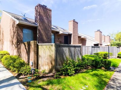 13828 Hollowgreen Dr #201