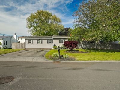 Property at 1 Eric Rd, Dartmouth, MA