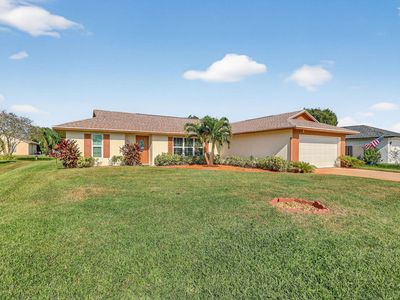 943 SE Brookedge Avenue E