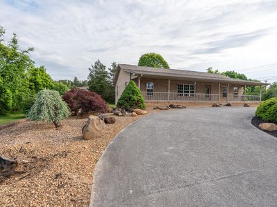 2608 Lakemoore Dr