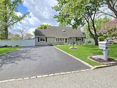 19 Hartsdale Lane