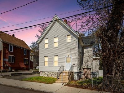 42 Newton St