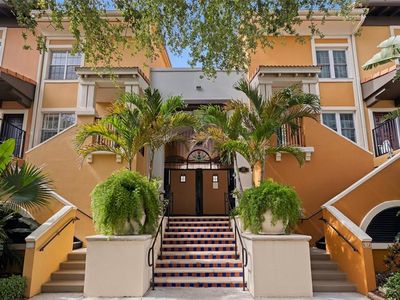 200 4th Ave S UNIT 220